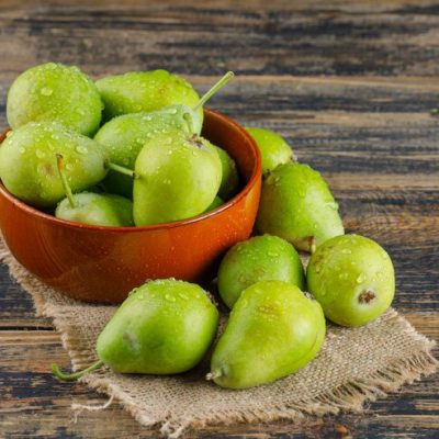 pears-bowl-wooden-piece-sack_176474-8737